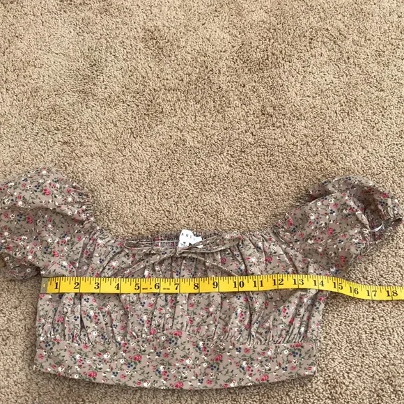 Mable medium floral crop off shoulder top and skirt set. - Picture 9 of 11